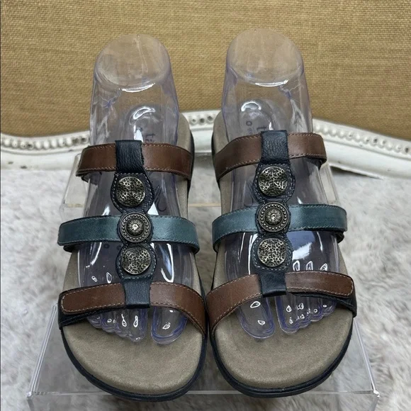 Taos Footwear Brown and Black Sandals - Picture 1 of 11